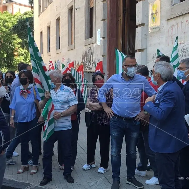 A Longobucco manca la guardia medica, protesta davanti all'Asp: «Non siamo cittadini di serie B»