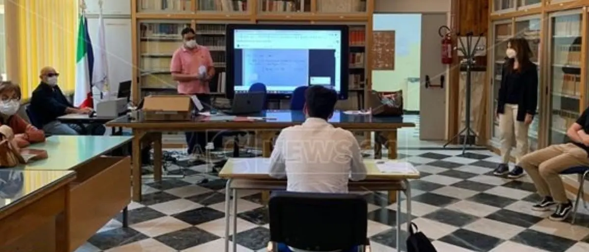 Maturità 2021, domani al via con un maxi orale e niente scritti: ecco come funziona l’esame