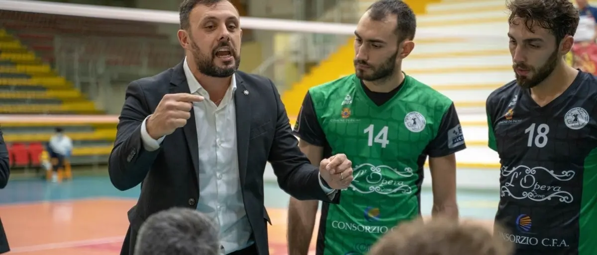 Volley, la Franco Tigano Palmi riparte: in panchina c'è la riconferma di coach Polimeni