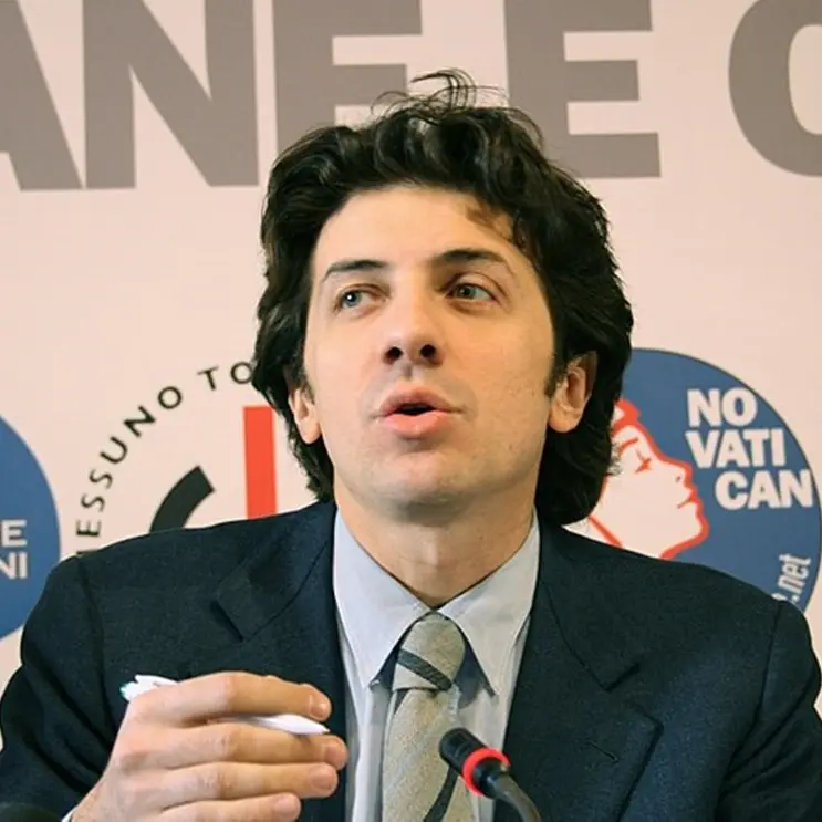 Eutanasia, al via la raccolta firme per il referendum promosso dall'associazione Coscioni