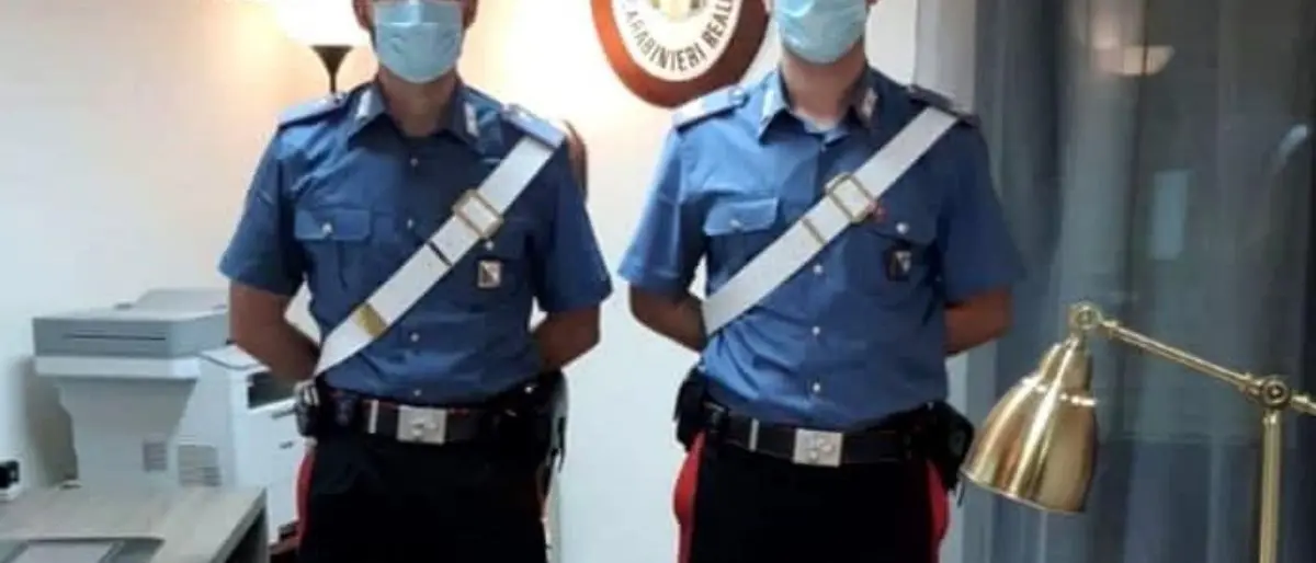 Rizziconi, nasconde 198mila euro e un’arma in auto: arrestato 36enne