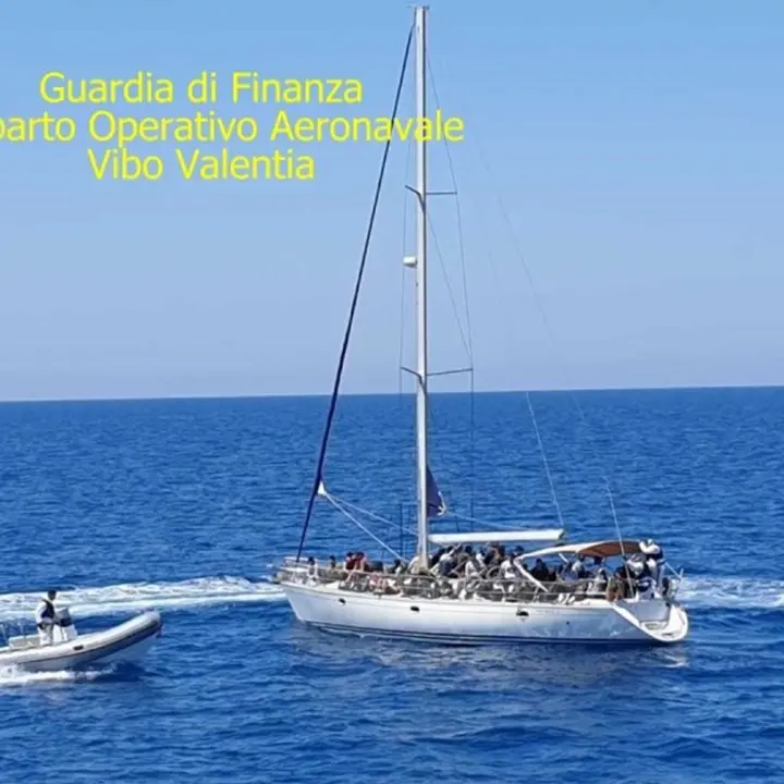 Sbarchi migranti a Crotone, arrestati i tre presunti scafisti