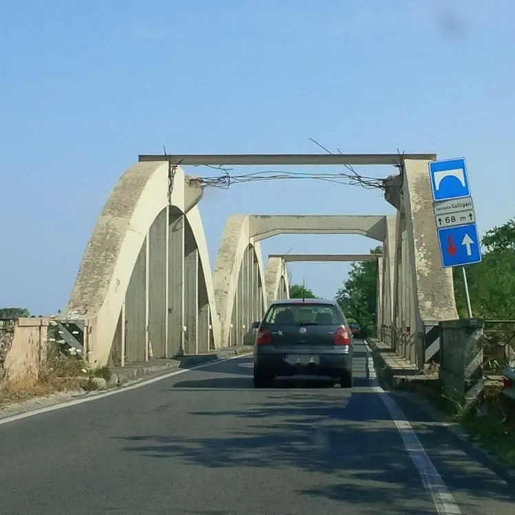 Sette ore e mezzo per poco più di 400 chilometri, viaggio da incubo sulla statale 106 calabrese