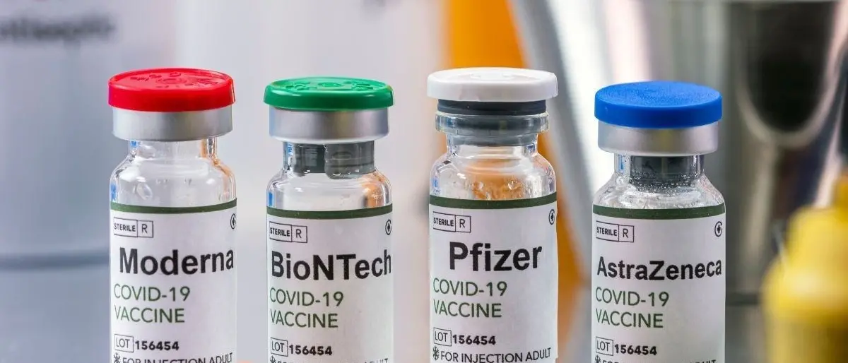 Vaccini, sì alla seconda dose con AstraZeneca per chi rifiuta Pfizer o Moderna