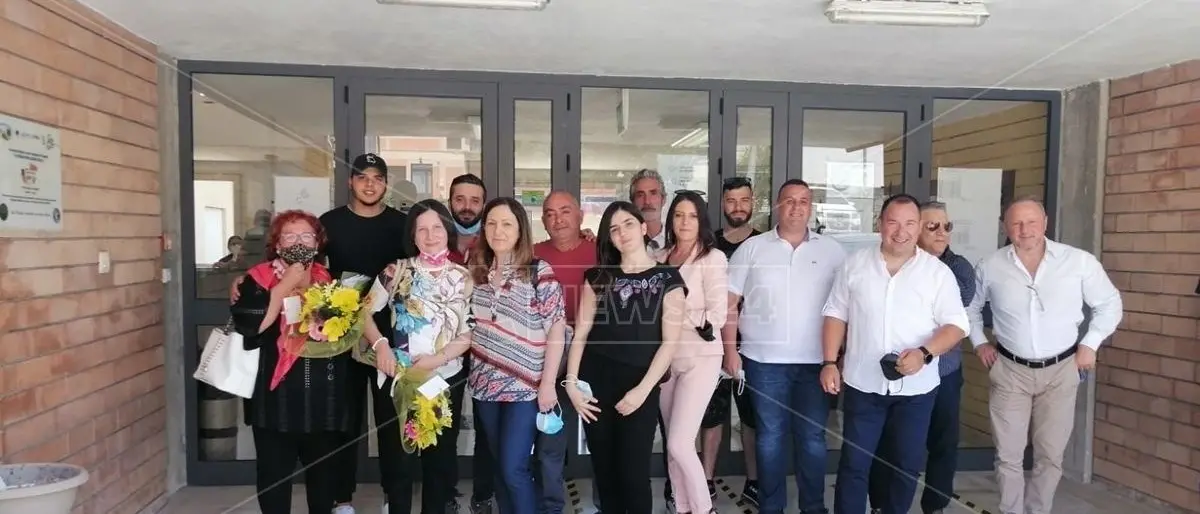 Adulti tra i banchi di scuola, a Botricello si chiudono i corsi serali: «Si può sempre migliorare»