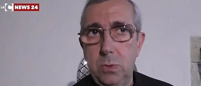 Intimidazioni, il grido dell’arcivescovo di Rossano: «Ci bruciano vivi»