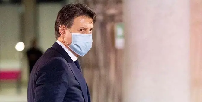 Fase 2, il monito di Conte: «Il Paese è nelle nostre mani. Siate prudenti»