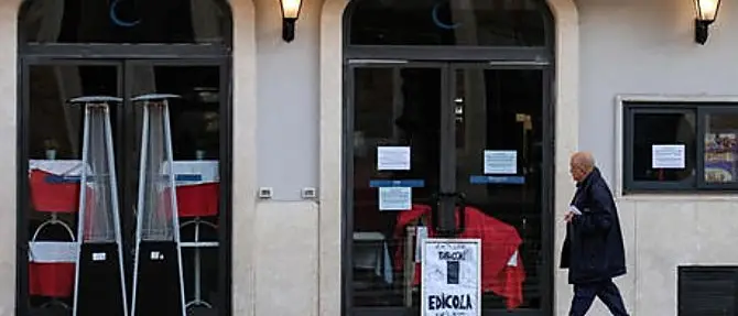 A Crotone la protesta dei commercianti, consegnate le chiavi dei negozi