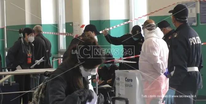 Rientri, alla stazione di Paola maglie strette: controllati tutti i passeggeri