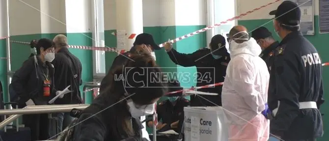 Rientri, alla stazione di Paola maglie strette: controllati tutti i passeggeri