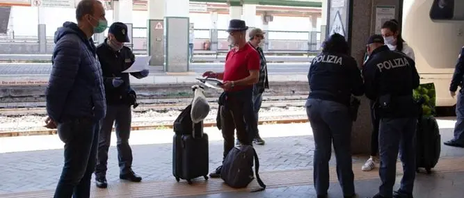 Rientri, alla stazione di Reggio Calabria allestita un'area tamponi