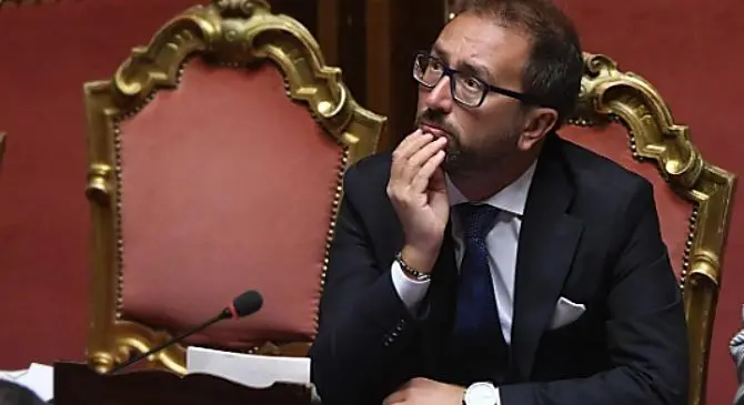 Bonafede in Senato: «Mai interferito per il Dap, scarcerazioni seguono la legge»