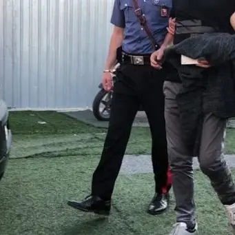 Falerna, estorceva ogni mese la pensione a un anziano: arrestato