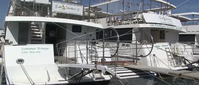 Coronavirus e crisi vacanze, navi ferme a Vibo Marina: addio tour alle Eolie?