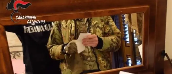 Usura ed estorsione a due commercianti di Guardavalle, arrestati coniugi