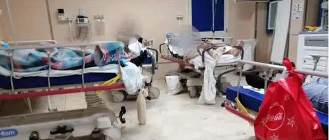 Ospedale Locri, pronto soccorso in tilt e pazienti in attesa nelle ambulanze