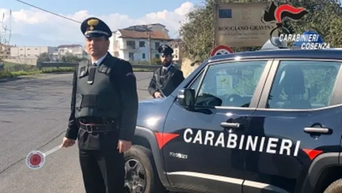 Corigliano Rossano, cadavere di un 40enne ai bordi della strada: è morto per cause naturali