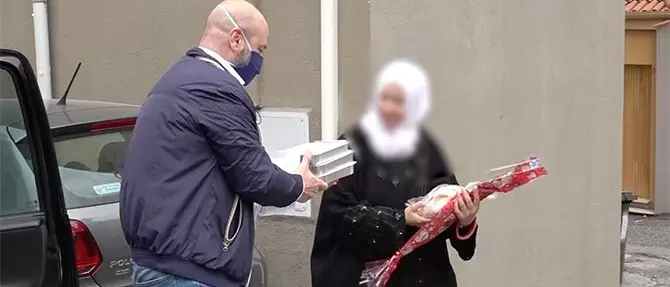 Catanzaro, Vitambiente e associazione cuochi donano pasti caldi ai bisognosi