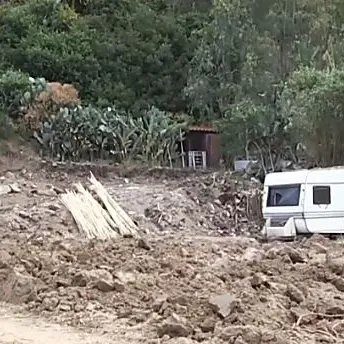 Nel Vibonese per pulire un terreno devastano il lungomare: indaga la Capitaneria