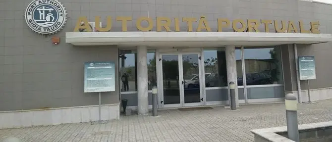 Porto di Gioia, il commissariamento senza fine è una zavorra per lo scalo