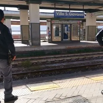 Villa San Giovanni, molesta donna incinta e aggredisce poliziotti: arrestato
