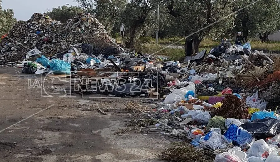 Cosenza, Calabra Maceri annuncia querela: «Sullo smaltimento dei rifiuti Occhiuto mente»