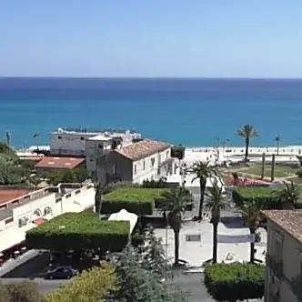 Siderno conquista per la prima volta la bandiera blu, conferma record per Roccella