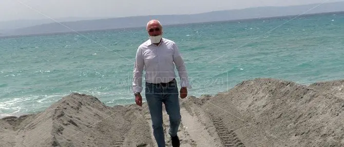 Strutture balneari Lametine messe in ginocchio da erosione costiera e Covid