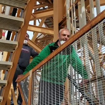 Rossano, fine protesta: i lavoratori Enel scendono dalla ciminiera