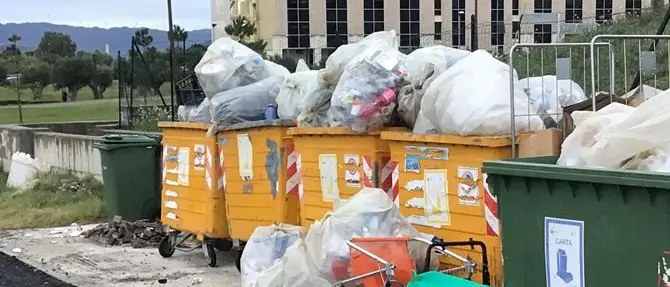 Rifiuti, Cgil contro Santelli: «Sbalorditi per il blocco delle discariche private»