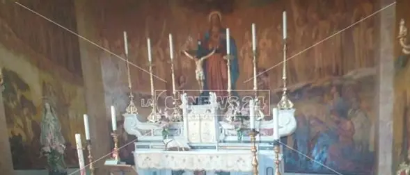 Fase 2 Calabria: i fedeli possono tornare a messa, ma il segno della pace è vietato