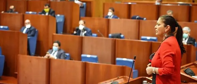 Regione, confermati quasi tutti i “reggenti”. Accordo Santelli-governo sulle riaperture