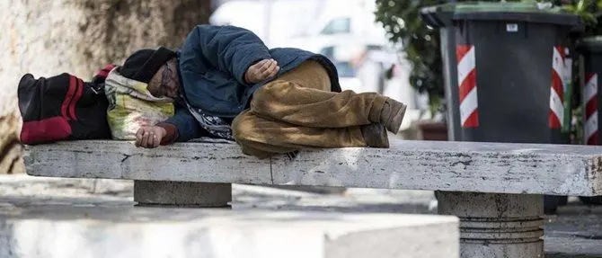 Reggio Calabria, senzatetto multati per occupazione del suolo: polemiche