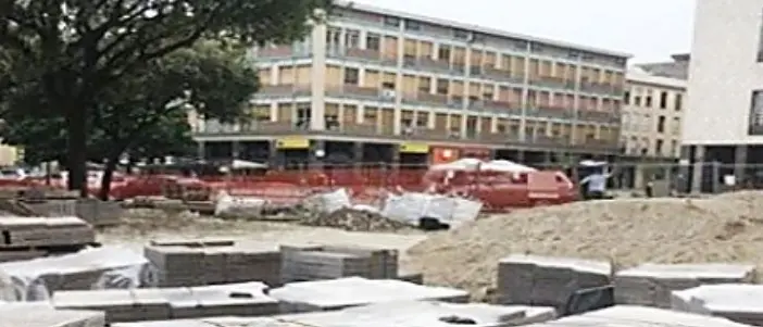 Lo scippo di Occhiuto dei fondi delle periferie dirottati sul “salotto buono” di Cosenza