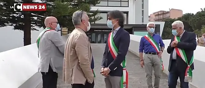 Rifiuti in Calabria, la protesta di Falcomatà si trasforma in un mezzo flop