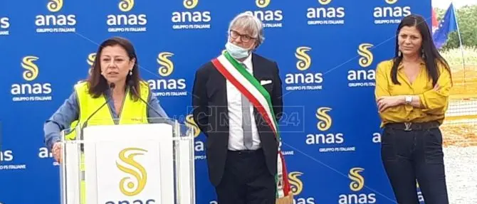 Terzo Megalotto statale 106, il ministro De Micheli in Calabria per l’avvio dei lavori