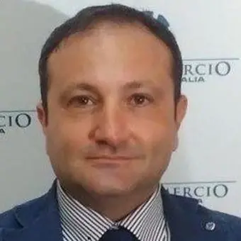 Crotone, ritardo erogazione buoni spesa: Confcommercio accusa il Comune