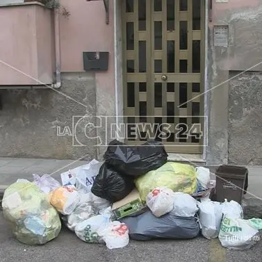 Emergenza rifiuti, Cosenza e Corigliano-Rossano potranno ancora conferire