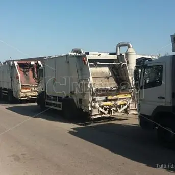Rifiuti, impresa impossibile: 40mila tonnellate in 30 giorni verso la Puglia