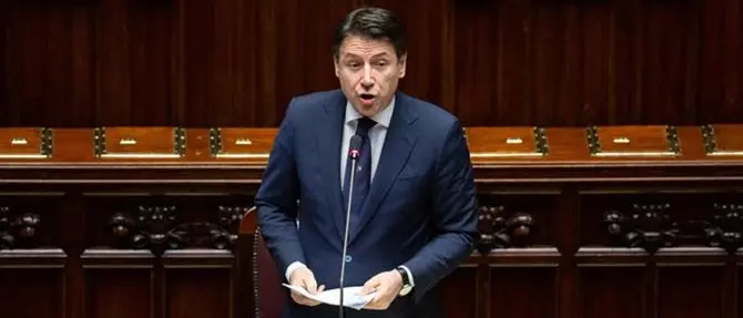 Coronavirus, l'appello di Conte agli italiani: «Fate le vacanze in Italia»