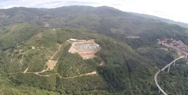 «La discarica di Celico puzza», i sindaci dell’area contro la riapertura