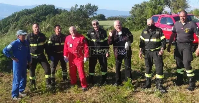 Incidente con il parapendio a Pizzo, pilota 71enne miracolosamente illeso