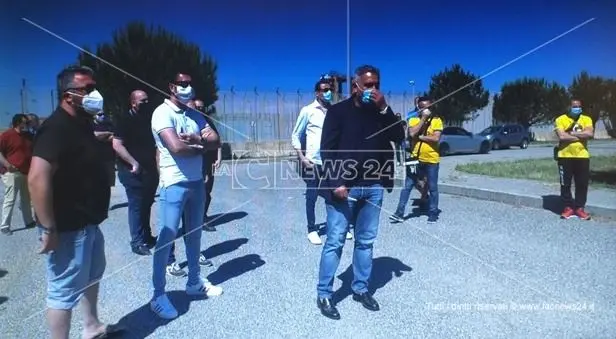 Gioia Tauro, sit-in dei portuali a favore della nomina di Agostinelli