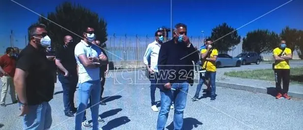 Gioia Tauro, sit-in dei portuali a favore della nomina di Agostinelli