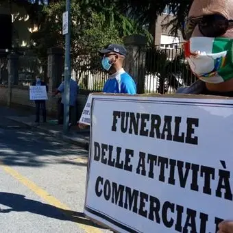 «Senza fiere siamo finiti, Governo ci aiuti»: la disperazione degli ambulanti
