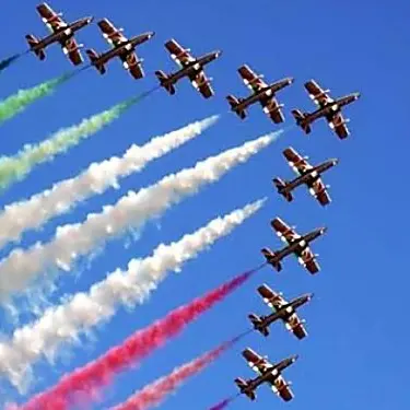 Coronavirus, le Frecce tricolori sorvolano l'Italia: tappa anche a Catanzaro