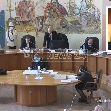 Cosenza, collegio revisori: Occhiuto punta su Manna, ma la maggioranza è divisa