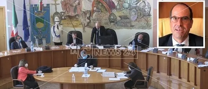 Cosenza, collegio revisori: Occhiuto punta su Manna, ma la maggioranza è divisa