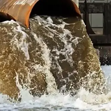 Cosenza, la società della depurazione va in Procura: «Conti falsi, il Comune venga sciolto»