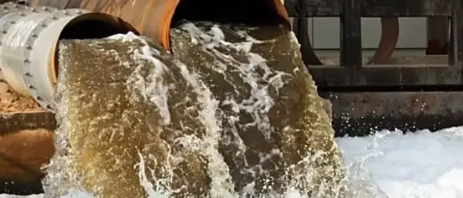 Cosenza, la società della depurazione va in Procura: «Conti falsi, il Comune venga sciolto»